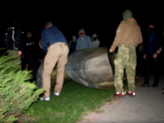 демонтаж памятника Жукову
