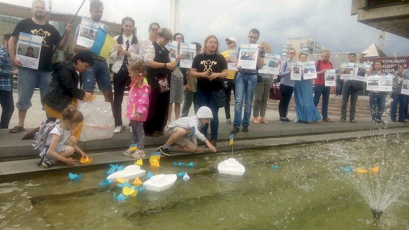 Харьков поддерживает пленных украинских моряков