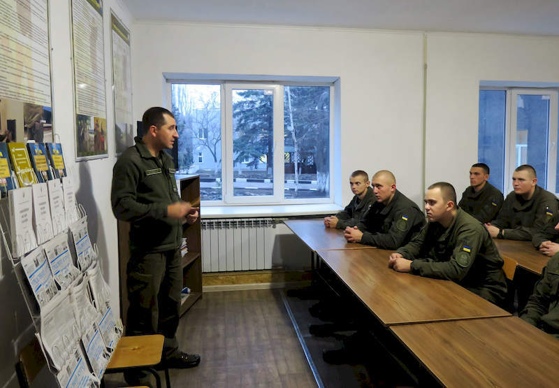 Гвардейцев учили защищать свои права и права сограждан