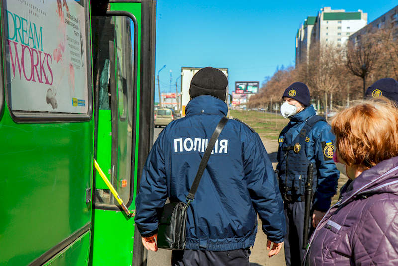 Нацгвардійці слідкують за порядком дотримання карантину