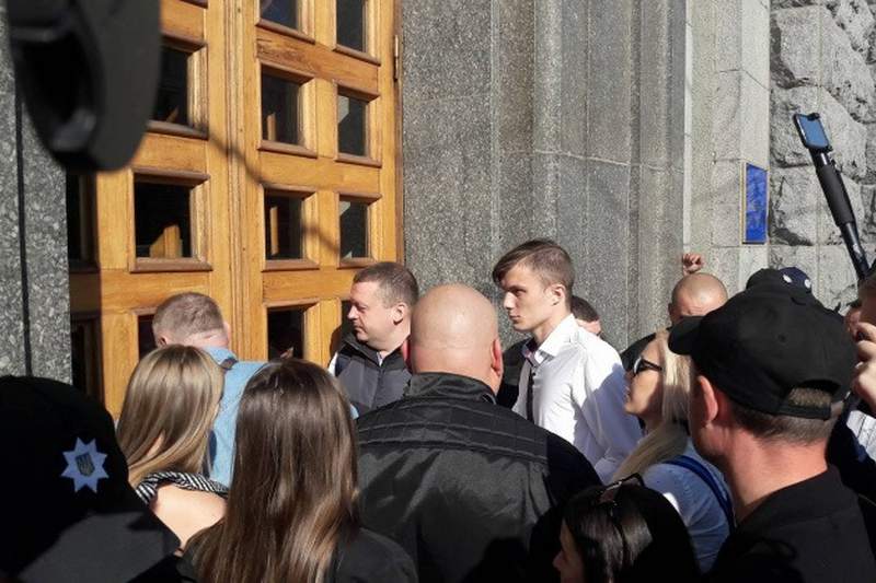 Харків'чан не пускають до міськради
