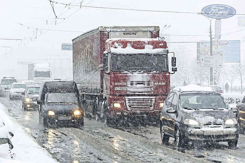 Фура в городе