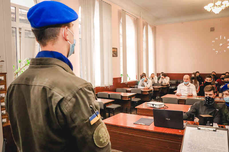 Зустріч гвардійців зі студентами