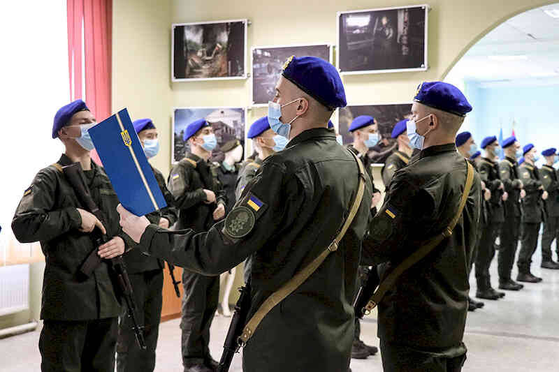 Гвардійці приймають присягу