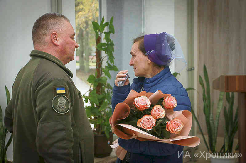 Вручення нагороди родині загиблого офіцера
