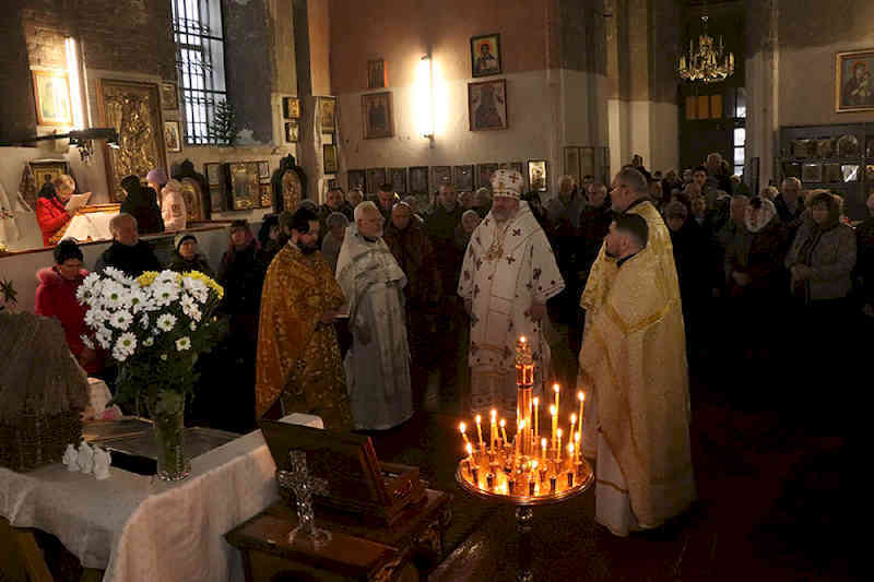 Церемонія передачі Вифлеємського вогня миру