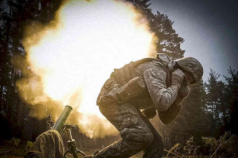 Минометная батарея батальона специального назначения «Донбасс» 15-го Славянского полка сражается под Кременной