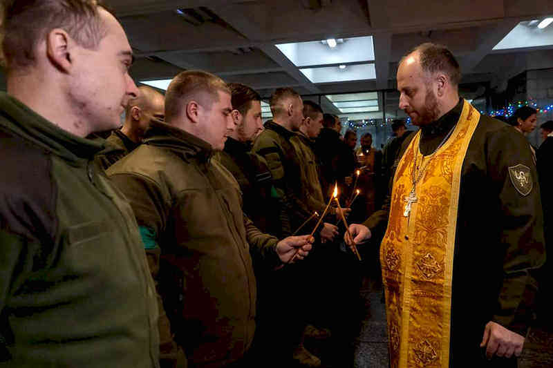 Передача Вифлеємського вогню гвардійцям