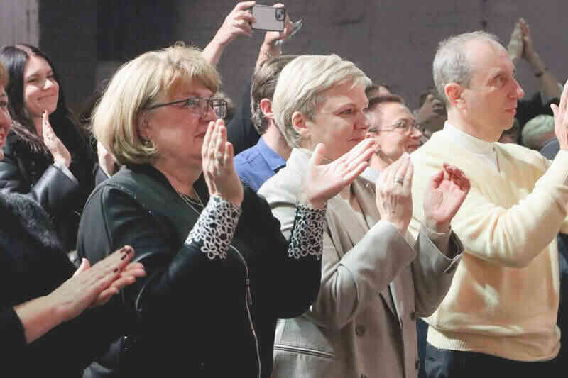 Захоплені глядачі