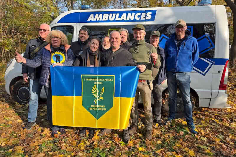 Волонтери Німеччини передають Слобожанським «Скіфам» карету швидкої допомоги