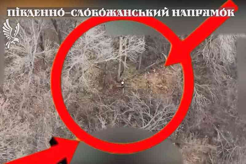 Російський загарбник намагається просунутися в тил наших захисників