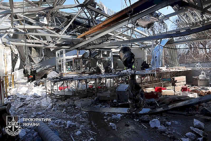 Зруйнований росіянами цех харчового підприємства