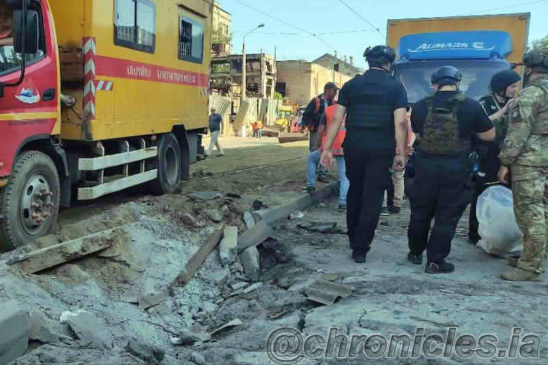 На місці вибуху працюють рятівники